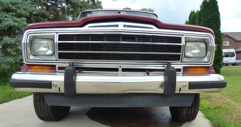 Illustration for article titled The Fascinatingly Cheap Way Jeep Restyled The Jeep Wagoneer For Nearly Three Decades